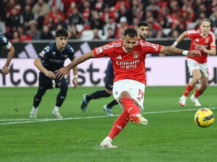 Benfica vence Moreirense e reduz distância para o Sporting
