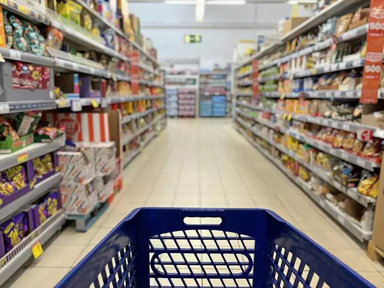 Interior de um supermercado
