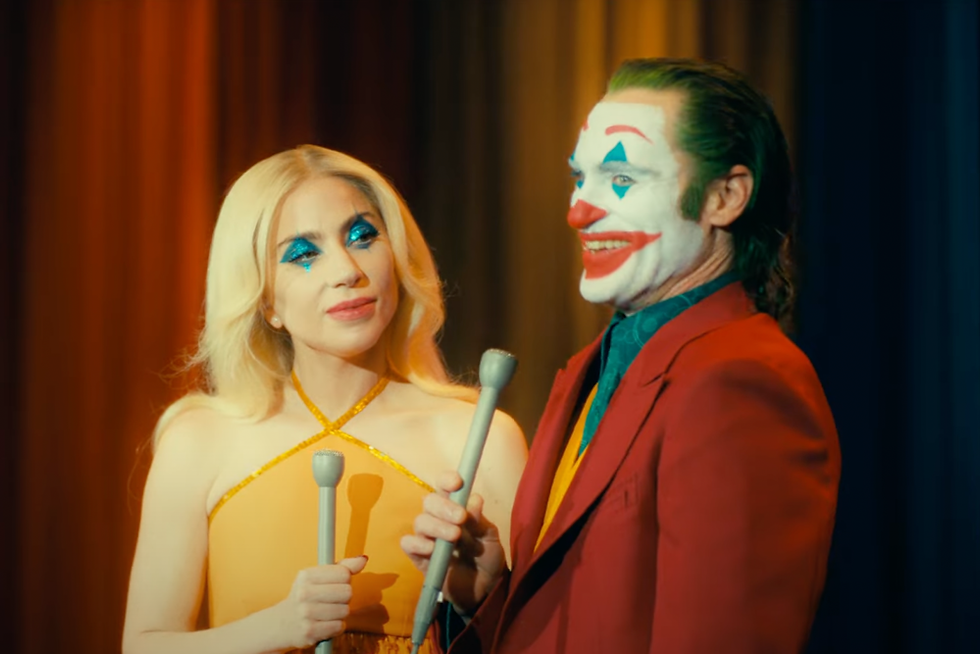 Lady Gaga e Joaquim Phoenix em seus personagens do filme 'Joker 2'