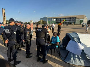 Moraes proíbe acampamentos na Praça dos Três Poderes