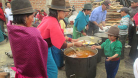 Gemeinschaftsküche in den Anden Ecuadors