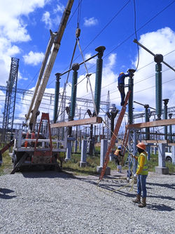 Subestaciones Eléctricas de Alta y Media Tensión_edited