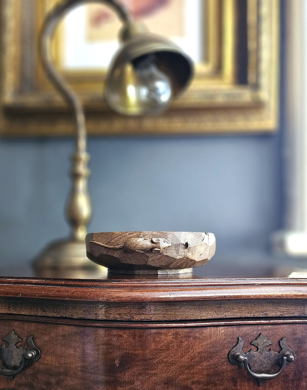 Robert 'Mouseman' Thompson Character Oak Nut Bowl. 15cm.