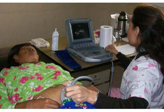 Ecografías y controles de la
salud a mujeres aborígenes