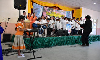 Más de 500 niños participaron del cierre del “Canta y Baila”