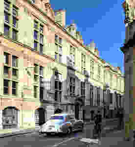 Pembroke St