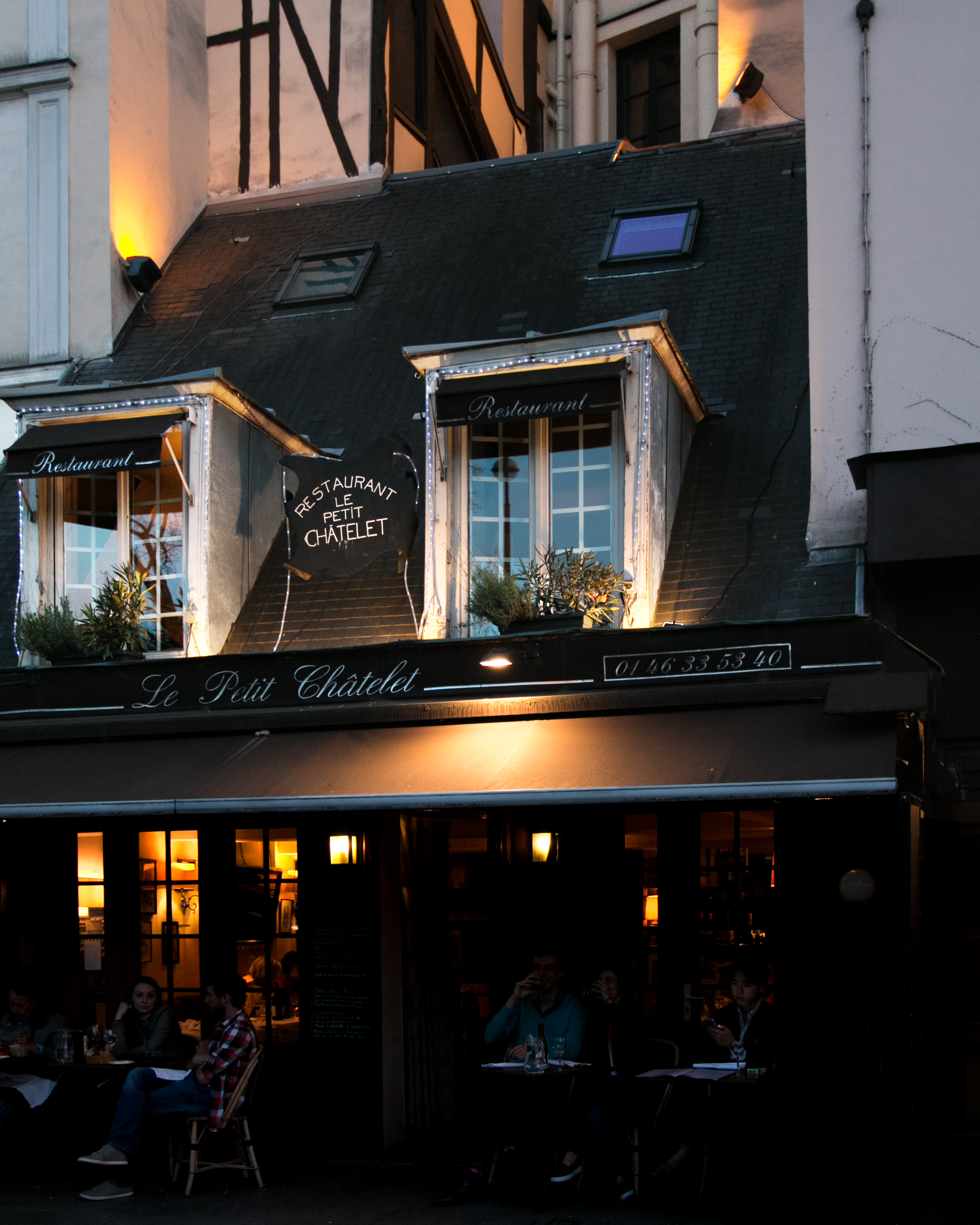 Au Petit Chatelet, Paris