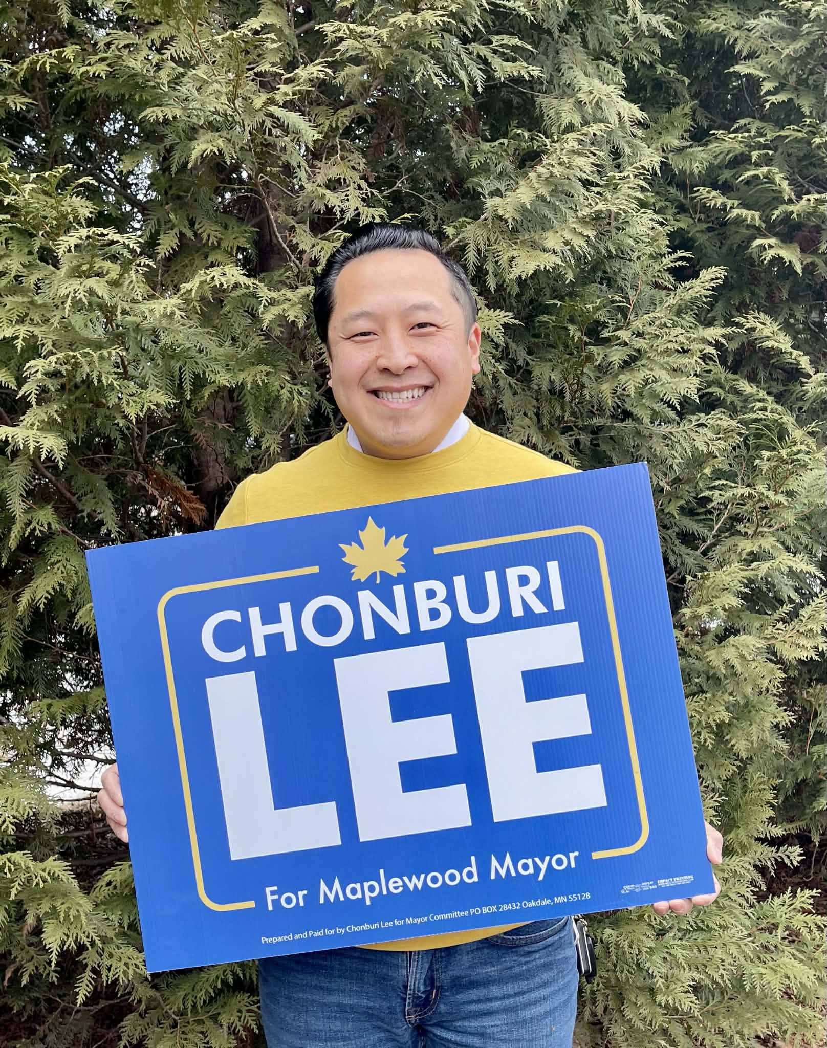 Chonburi Lee today holding his Maplewood mayoral campaign sign