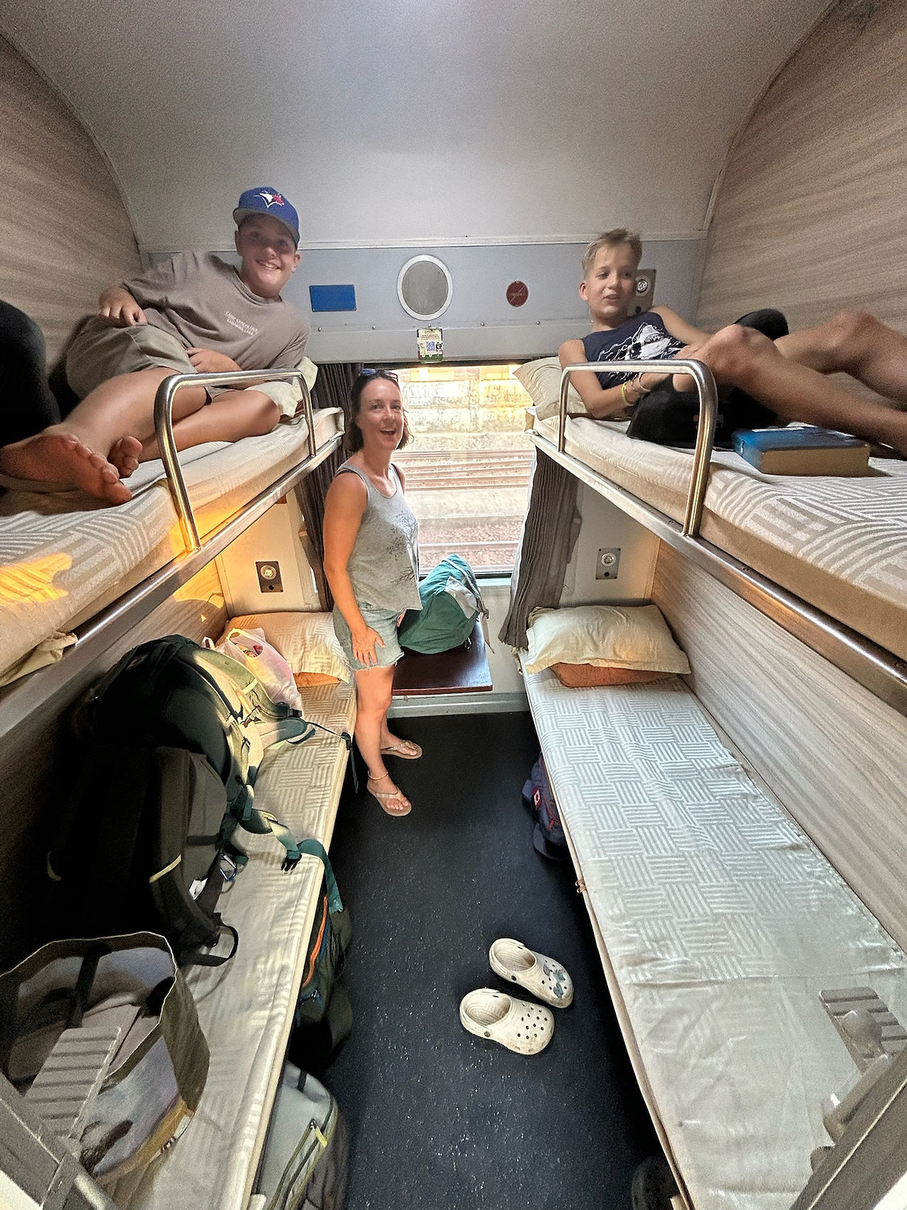 Overnight train cabin for 4