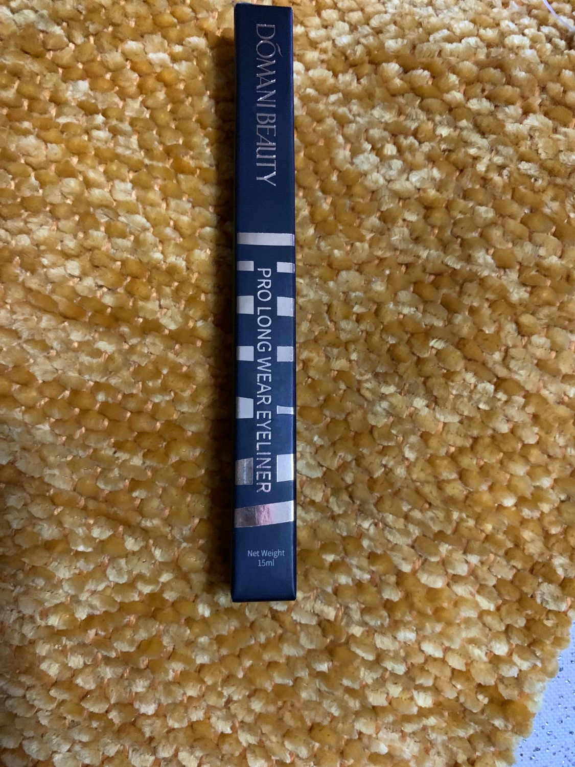 Eye See a Bee (black eyeliner)