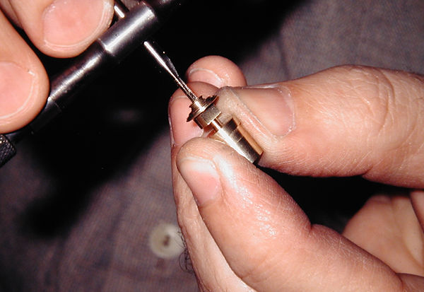 sw39 French spinning wheel, threading p