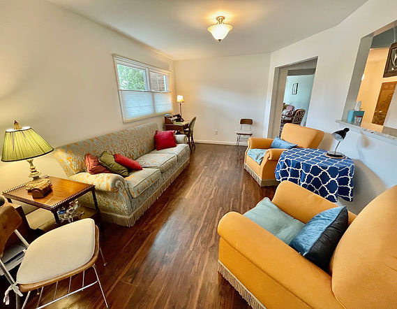 Lounge/Office  (Apt. A)