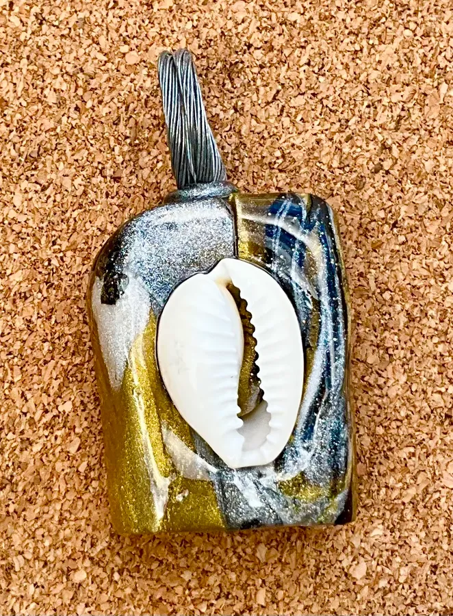 Cowrie Shell on Marbleized clay — photo 2
