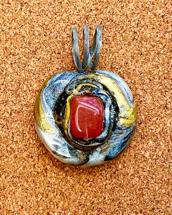 Carnelian pendant on marbleized clay — photo 2