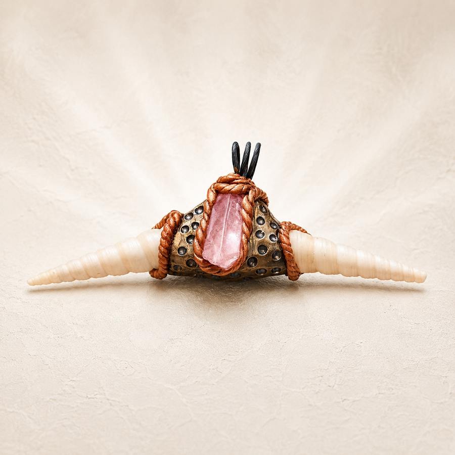 Crystal Quartz with double Auger seashells — photo 1