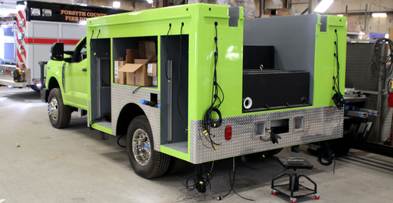 Rear driver side corner view of Atlanta Airport #2632 after beinig mounted.