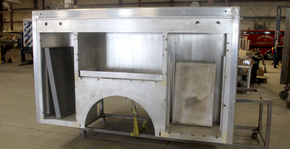 Curbside view of Atlanta Airport #2632 in welding and fabrication. 9' quick attack from Custom Truck and Body Works, Inc.