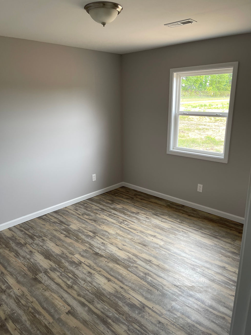 8 Russell Drive 9