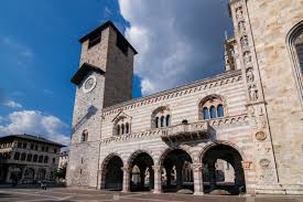 Palazzo del Broletto, piazza Duomo - Como