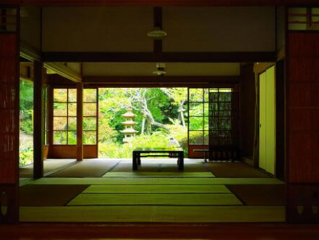 狭い部屋を広く見せるためには？