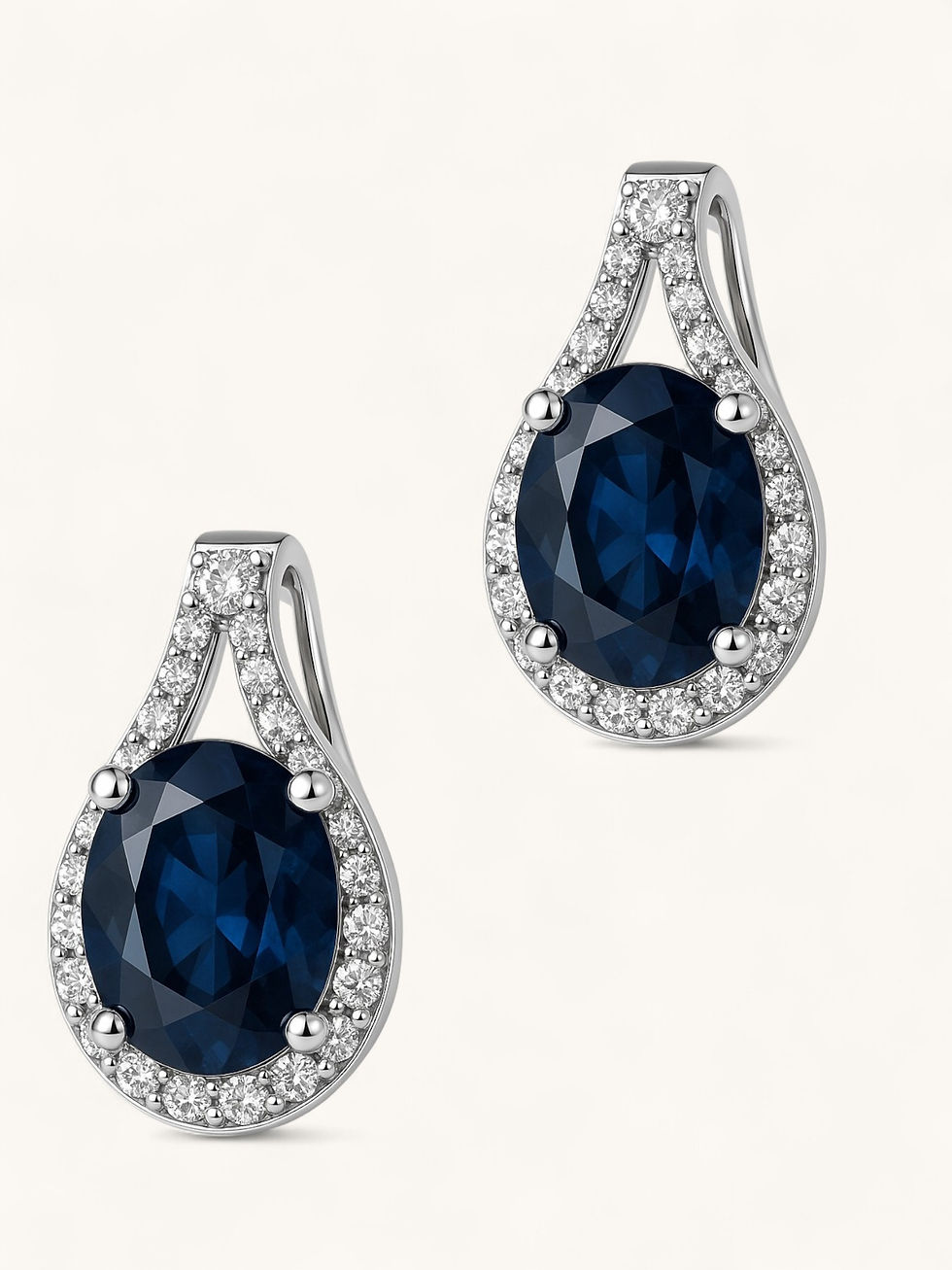 Miniatura: Midnight Elegance Huggie Earrings – 925 Sterling Silver with Cubic Zirconia