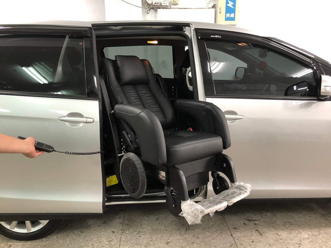 Toyota Previa裝福祉輪椅IMG_2188.JPEG