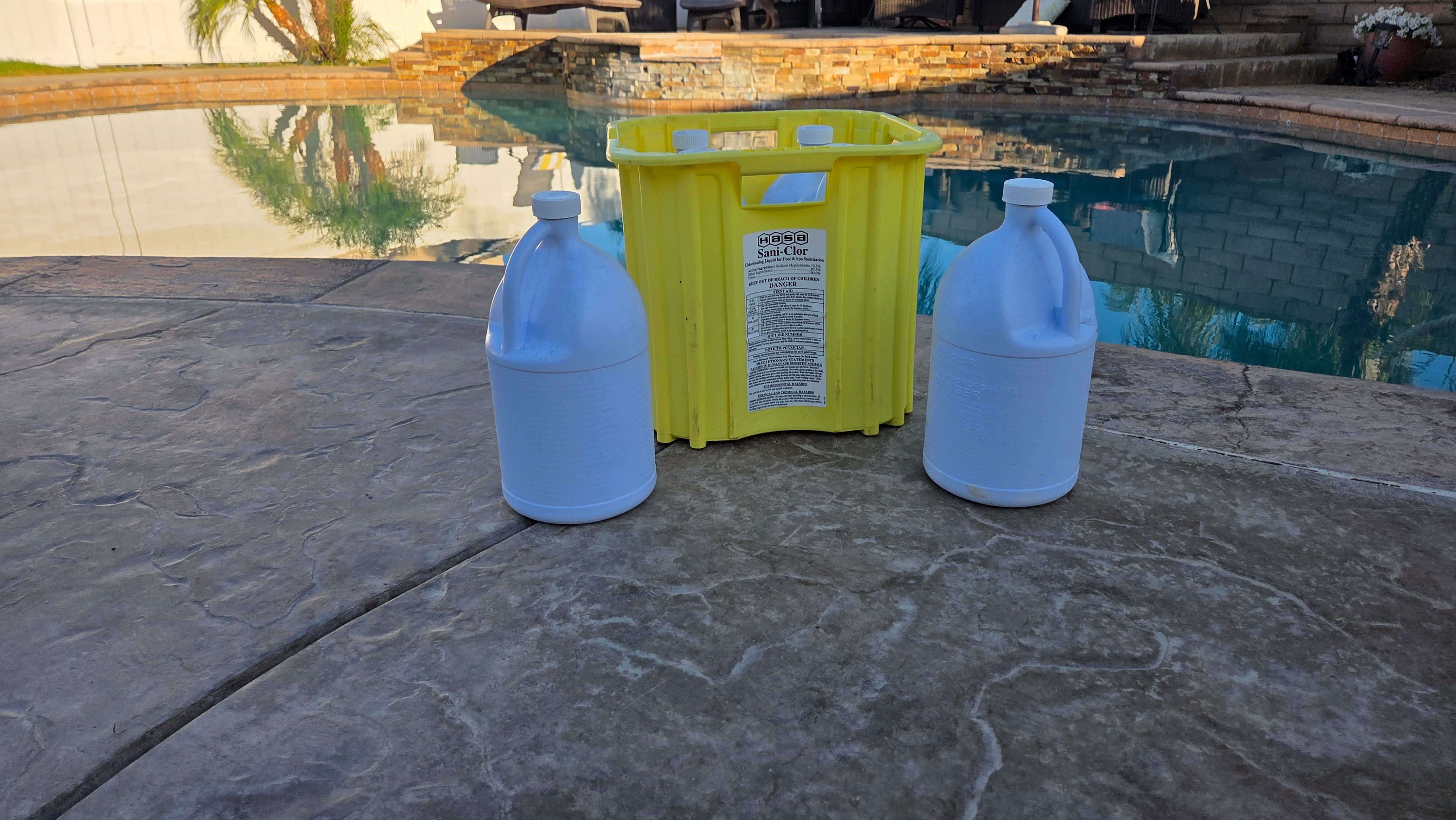 Liquid Chlorine (4 gallon case)