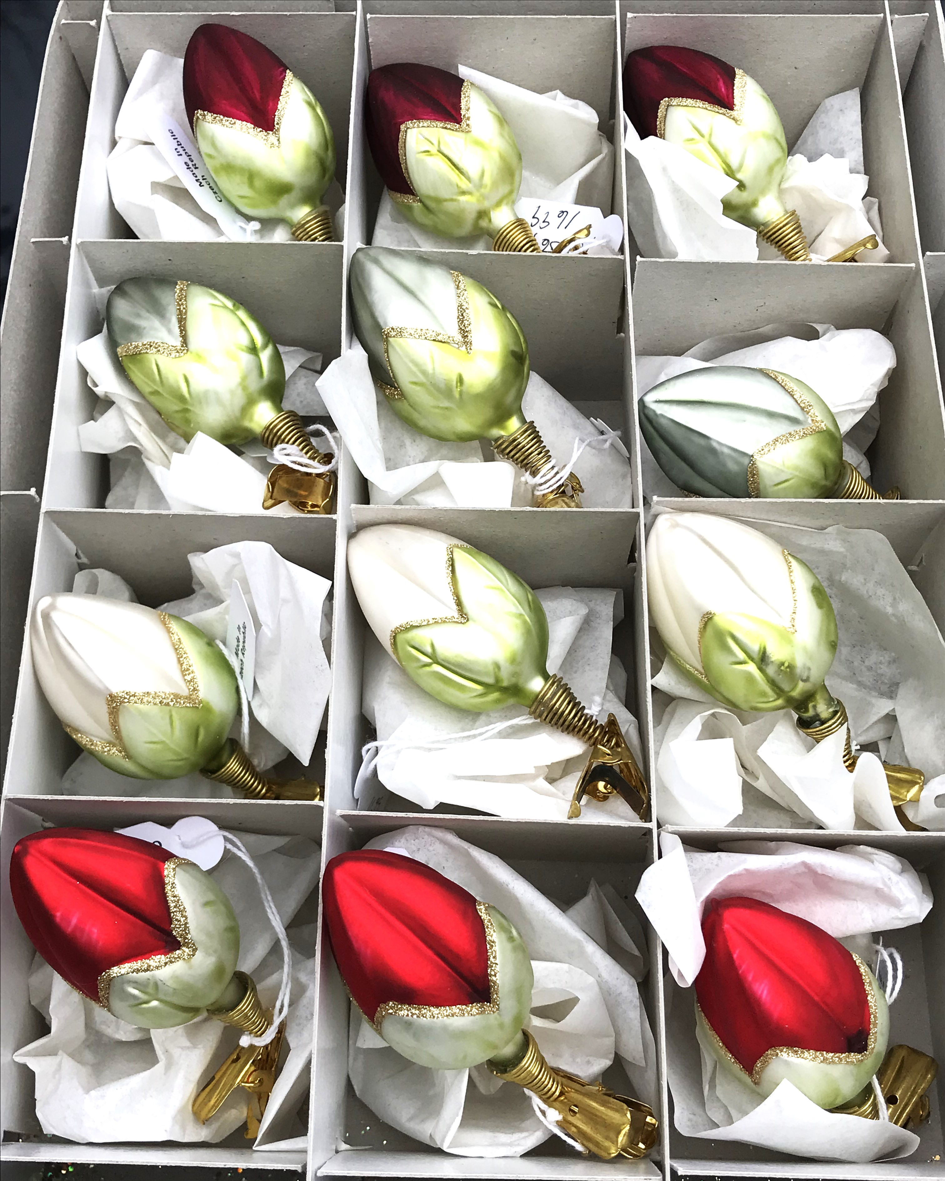 #FLO567 - Thomas Glenn "Tulip Buds" Molded Clip Ornaments