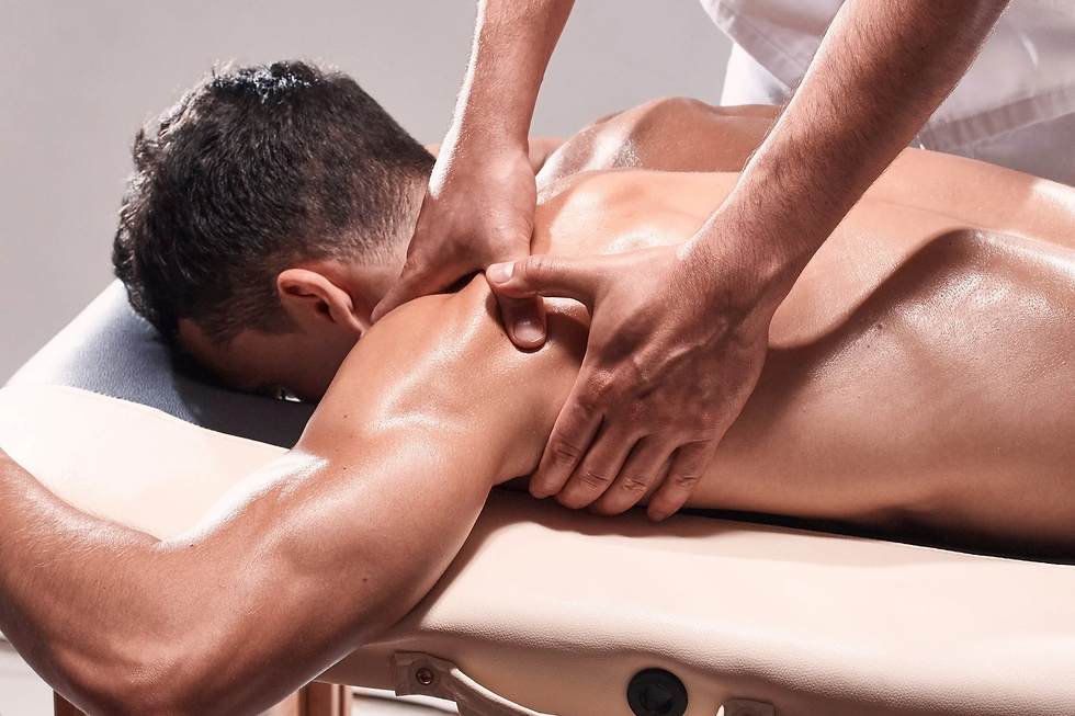 Giãn cơ thể thao là phương pháp hỗ trợ kéo giãn nhóm cơ, khớp và mô mềm sau quá trình vận động hoặc luyện tập cường độ cao.