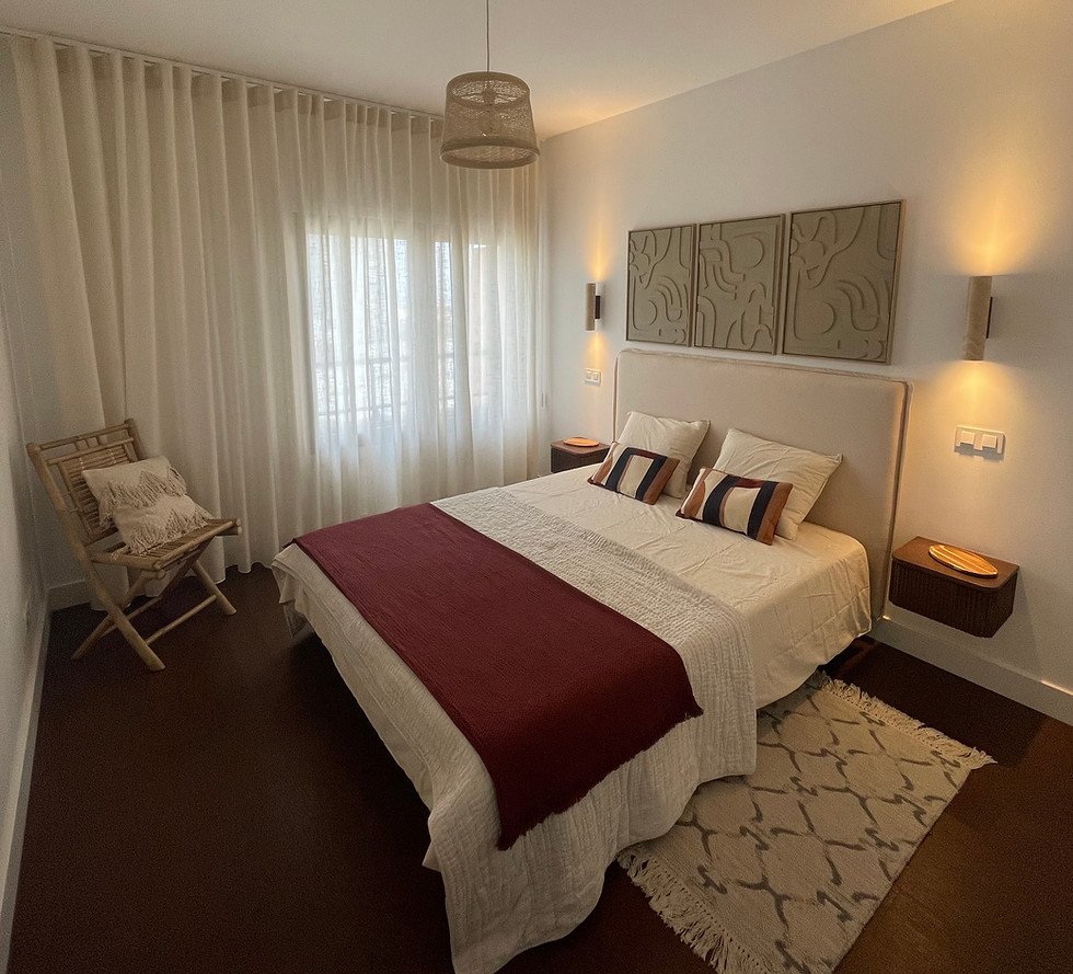 Trouver votre propriété au Portugal : chambre à coucher moderne lumineuse , appartement T2 á Seixal, face Lisbonne