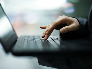 O APAGÃO TECNOLÓGICO QUE ILUSTROU A ALARMANTE VULNERABILIDADE DA NOSSA SOCIEDADE DIGITAL