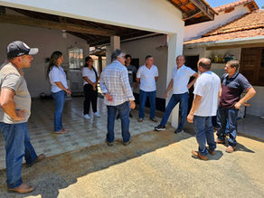 PREFEITURA DE LORENA ENTREGA SELO DE INSPEÇÃO MUNICIPAL A MAIS UM PRODUTOR RURAL