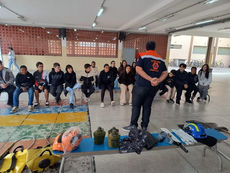 GUARATINGUETÁ - DEFESA CIVIL REALIZOU A PALESTRA NA ESCOLA GALHARDO