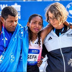 GUYE ADOLA SE TORNOU BICAMPEÃO NA MARATONA DE BERLIM E TIGST ASSEFA SE TORNOU TRICAMPEÃ DA PROVA