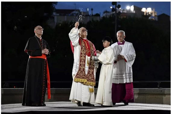 PAPA LEÃO XIV ABENÇOOU E INAUGUROU TORRE DA SAGRADA FAMÍLIA EM BARCELONA