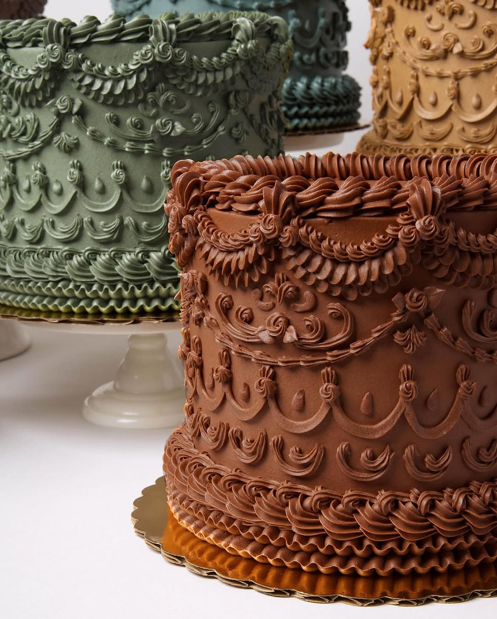 Thumbnail: Monochrome Vintage cake