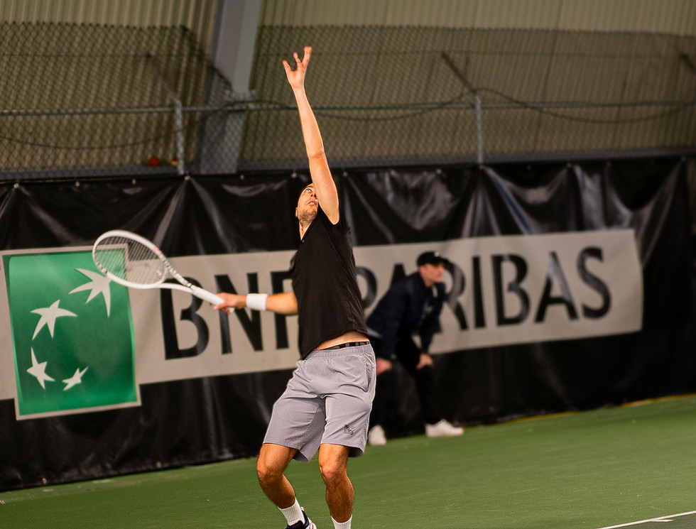 Joueur de tennis au M25 de Créteil