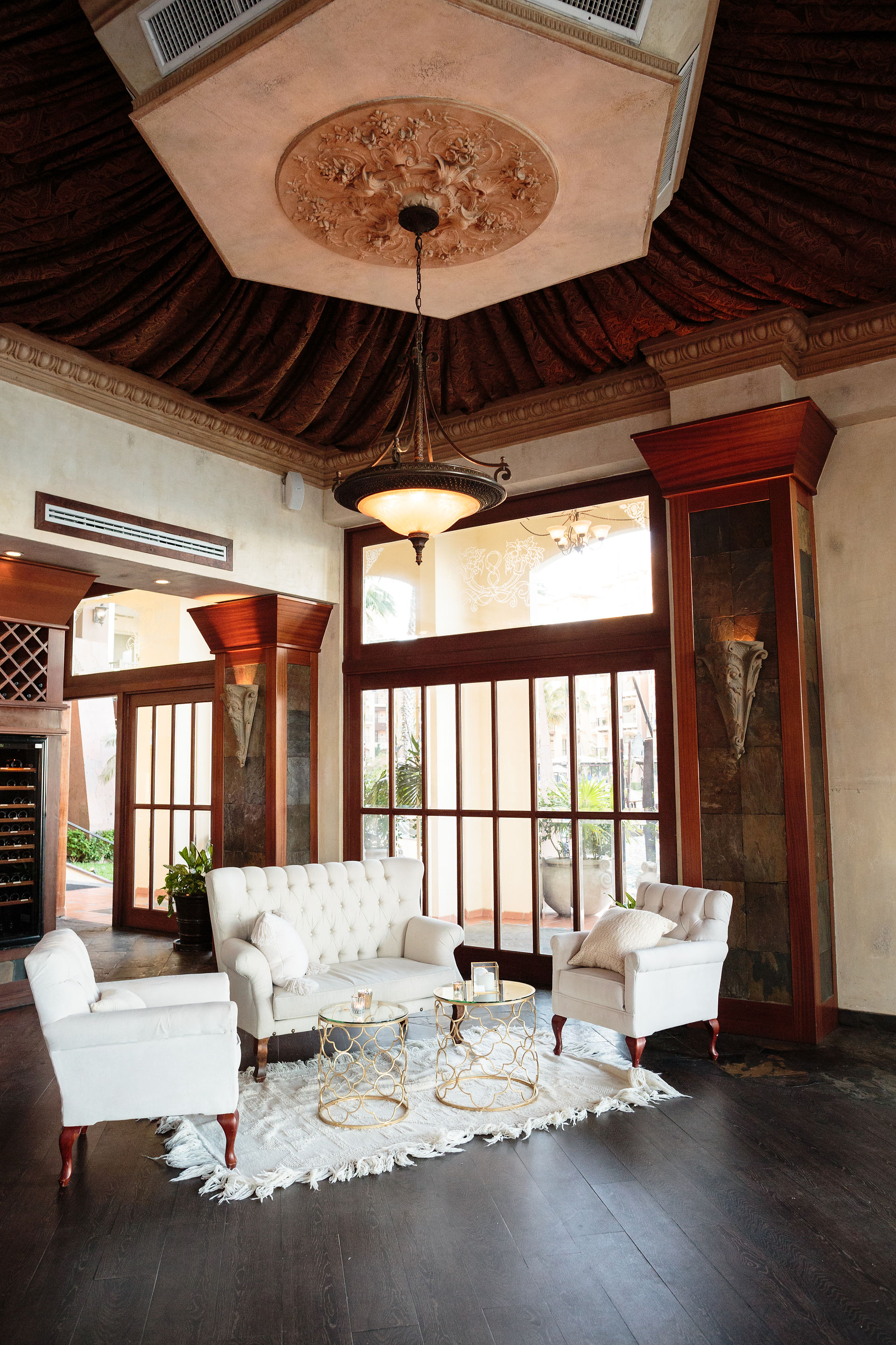If you're looking for the best destination wedding venues in Cabo San Lucas, Mexico, Rich & Kitch are here to help! Along Medano Beach, you will find some of the best destination wedding venues like Villa del Arco, Villa del Palmar, Corazon Cabo Resort (formerly Cabo Villas Beach Resort), Hacienda Cocina y Cantina (located at Hacienda Beach Club & Residences), Sur Beach House (part of Bahia Hotel), & more. Read about having your destination wedding in Cabo at one of these amazing resorts here!