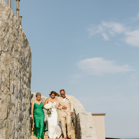 If you are looking for the best destination wedding venues in Los Cabos, Mexico, Rich & Kitch are here to help! Pedregal & Cabo’s Pacific Coast have some of the best destination wedding venues like Waldorf Astoria Los Cabos Pedregal, Cabo Villas Luxury Home Rentals, Pueblo Bonito Pacifica & Pueblo Bonito Sunset Beach, Nobu Hotel Los Cabos , & more. Read about having your Cabo San Lucas destination wedding at one of these amazing resorts here!