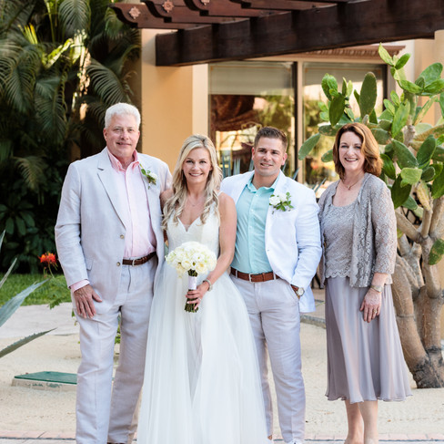 A Eulogy For My Mom Who Passed Away Unexpectedly: If you find yourself reading this blog post, I truly hope it helps you. Losing a parent is something unimaginable. Losing a loved one is never easy. So as I make my way through this grieving process I expect to be on for the rest of my life, I wanted to share the eulogy I wrote for my mom. She deserves to be honored beyond my one-time speech & I hope you can use my words to inspire your eulogy if you, unfortunately, have to write one, too.