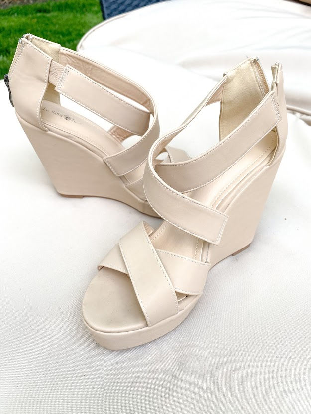 Wedding shoe inspo for the practical bride | Neutral wedge heels for wedding day shoes for a practical bride! Wedges are the best for when you want to look fancy & wear heels but still want to be able to walk around & dance the night away easily! 👰🏼‍♀️👡💍 