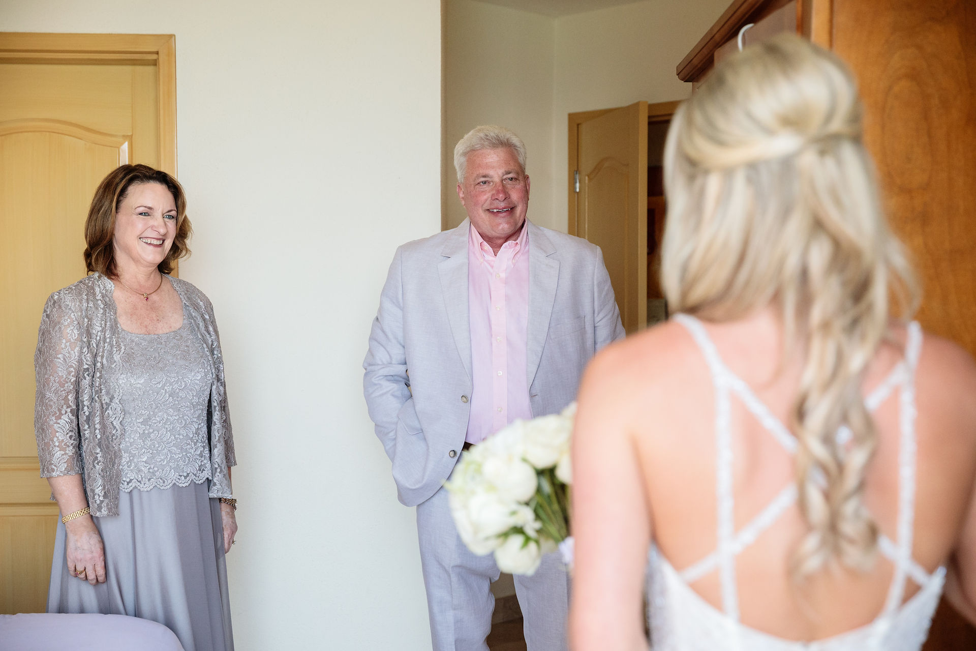 Rich & Kitch are huge fans of the wedding day first look! I even had a first look with my bridesmaids & my dad which were super special moments. I’m so glad our amazing photographer, Anna Gomes, recommended doing these! 