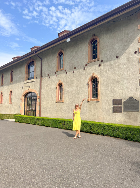 Are you a couple planning a wine-tasting trip to Sonoma & Napa Valley California?! Then you are in the right place! Whether you are on your honeymoon or celebrating your wedding anniversary, Rich & Kitch - your luxury travel advisors - have the perfect itinerary for your trip to Northern California wine country!