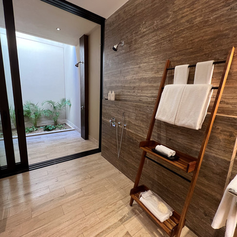 Montage Los Cabos, top luxury resorts Cabo San Lucas, swimmable beach resorts Cabo, snorkeling Santa María Bay, Talay Restaurant Cabo, spa resorts Los Cabos, beachfront luxury Cabo, upscale desert vibes Cabo resort, destination weddings Cabo, honeymoon resorts Cabo, anniversary trips Cabo, Hello Fora travel advisor perks, best resorts for snorkeling Cabo, luxury resorts Mexico, Santa María Bay beach resorts, private spa pool Cabo, top-rated spa resorts Cabo, exclusive travel benefits Cabo resorts, beachfront dining Cabo, romantic getaways Los Cabos, private villas Montage Los Cabos, desert-inspired luxury resorts.