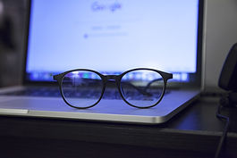 Modern-Carry-Blue-Light-Blocking-Glasses