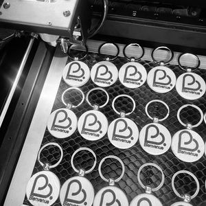 Porte clés en bois gravé Bienevenue Décoration