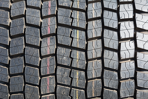 truck-tire-texture-background-MQ86G4W.pn