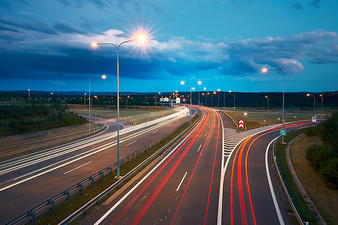 traffic-at-night-P92MLPJ.png