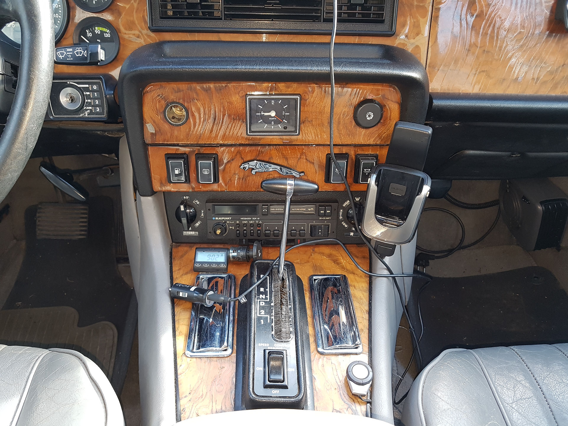 Jaguar XJ12 Centre Console