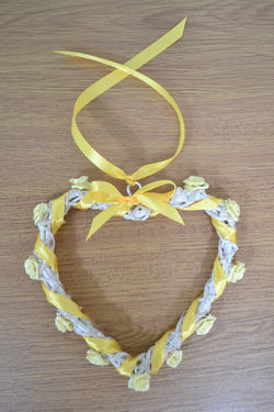 Ribbon Rose Wooden Heart £5.50